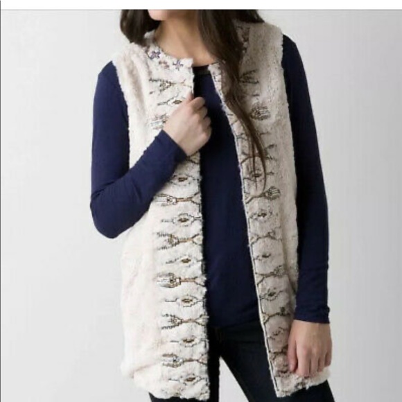 Flying Tomato Embroidered Faux Fur Vest - Picture 10 of 17